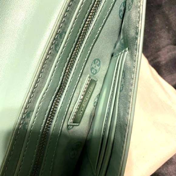 Tory Burch NWT Elizabeth Clutch Robin's Egg Blue/Mint - Picture 4 of 10